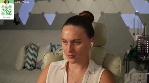 Snapshot of lesliekorfs chatting on 09/23/25, 08:01 LeslieKorfs online show from 09/23/25, 08:01