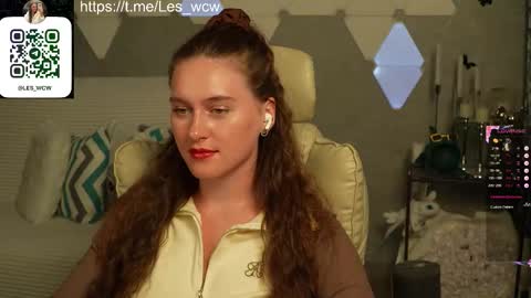 Snapshot of lesliekorfs chatting on 10/18/25, 07:36 LeslieKorfs online show from 10/18/25, 07:36