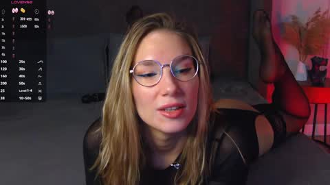 Leslie online show from 04/30/26, 06:09