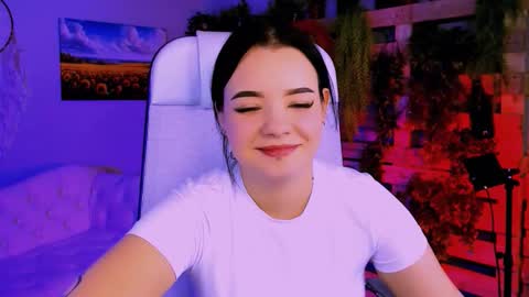 LeslieRowe online show from 10/20/25, 08:42