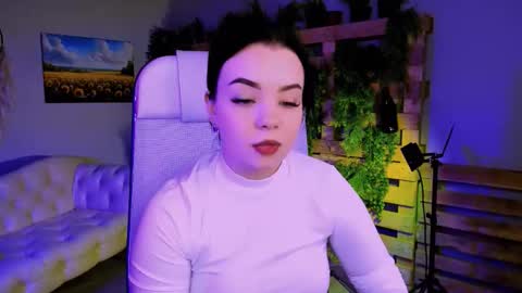 LeslieRowe online show from 10/25/25, 04:46