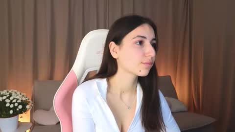 lesliestein online show from 11/05/25, 01:33