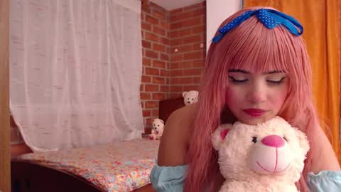 Lesly Evans  online show from 10/26/25, 05:57