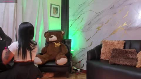 I am here from Monday to Friday from 730 am to 130 pm Colombia time and saturday from 500 am to 1000 am .... Soon Blue page online show from 10/15/25, 08:58