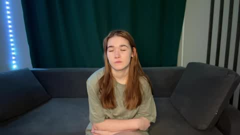 Snapshot of lessiemccoyle chatting on 06/02/26, 04:31 Hello my love Im Val online show from 06/02/26, 04:31