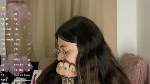Snapshot of lessliee chatting on 04/27/26, 05:49 lessliee online show from 04/27/26, 05:49