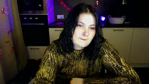 Snapshot of lesssi_ chatting on 02/24/25, 04:38 Alison online show from 02/24/25, 04:38