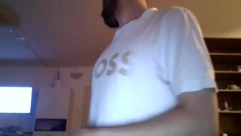 Snapshot of lestaro chatting on 05/09/26, 03:12 neoglo online show from 05/09/26, 03:12