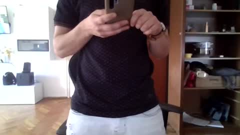 Snapshot of lestaro chatting on 07/21/26, 01:02 neoglo online show from 07/21/26, 01:02
