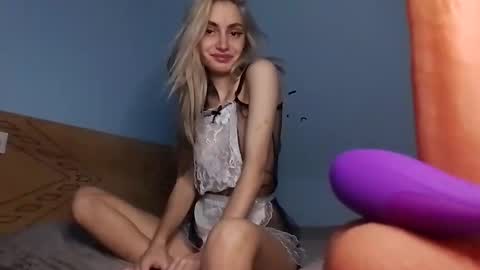 Snapshot of lesyawhite chatting on 10/30/25, 06:08 lesyawhite online show from 10/30/25, 06:08