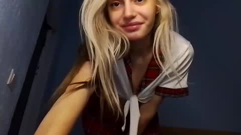 Snapshot of lesyawhite chatting on 11/01/25, 06:43 lesyawhite online show from 11/01/25, 06:43