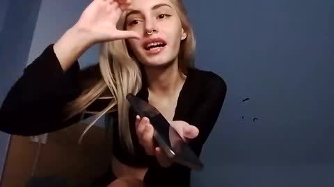 Snapshot of lesyawhite chatting on 11/02/25, 06:54 lesyawhite online show from 11/02/25, 06:54