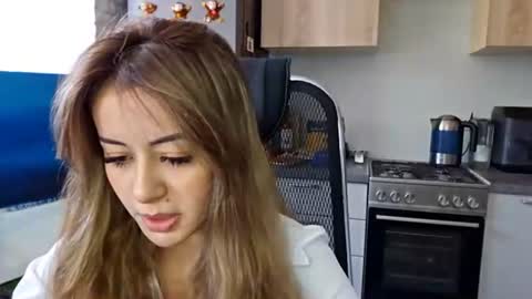 Emily online show from 07/02/26, 11:05