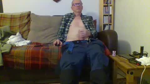 Snapshot of letmestrip chatting on 01/19/25, 12:28 paul online show from 01/19/25, 12:28