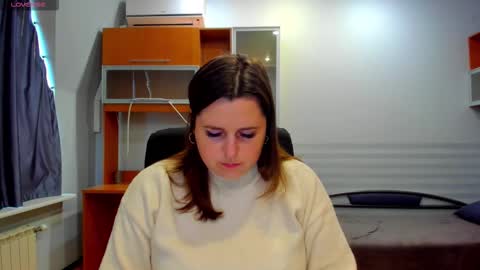 Snapshot of letticams chatting on 11/24/25, 12:49 Naomi online show from 11/24/25, 12:49