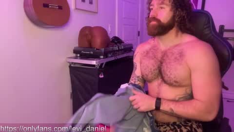 Levi Daniel online show from 11/19/25, 09:37