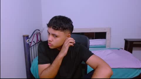 Snapshot of levii_7 chatting on 11/06/25, 02:56 0600AM-1200PM - online show from 11/06/25, 02:56