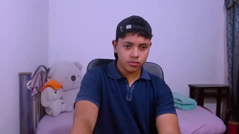 Snapshot of levii_7 chatting on 11/26/25, 10:44 0600AM-1200PM - online show from 11/26/25, 10:44