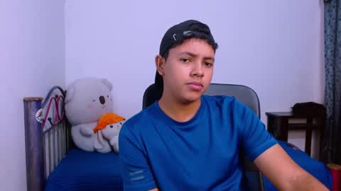 Snapshot of levii_7 chatting on 12/03/25, 03:47 0600AM-1200PM - online show from 12/03/25, 03:47