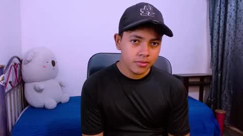 Snapshot of levii_7 chatting on 12/05/25, 05:05 0600AM-1200PM - online show from 12/05/25, 05:05