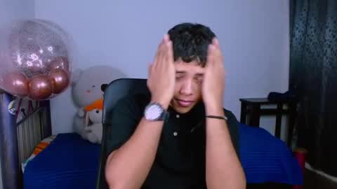 Snapshot of levii_7 chatting on 12/15/25, 03:00 0600AM-1200PM - online show from 12/15/25, 03:00