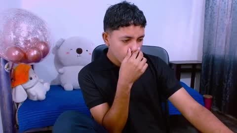 Snapshot of levii_7 chatting on 12/16/25, 12:54 0600AM-1200PM - online show from 12/16/25, 12:54