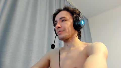 Snapshot of levilys chatting on 03/04/25, 12:07 Next Stream 02122024 2000 UTC0 online show from 03/04/25, 12:07