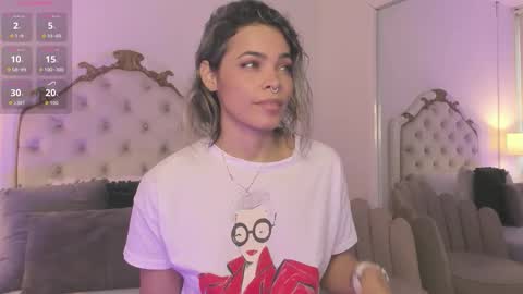 Snapshot of lexa_25_ chatting on 10/15/25, 11:43 online show from 10/15/25, 11:43