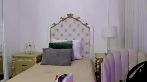 Snapshot of lexa_25_ chatting on 10/25/25, 11:40 online show from 10/25/25, 11:40