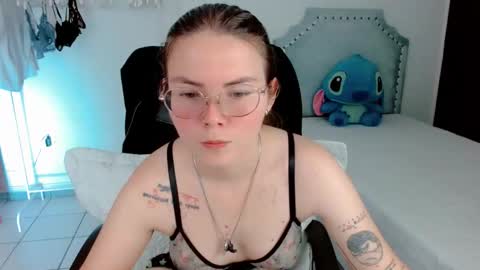 Snapshot of lexalove_doll chatting on 12/16/25, 05:12 Lexas Room online show from 12/16/25, 05:12