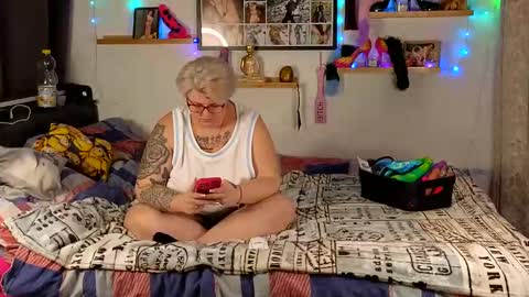 Snapshot of lexi2810 chatting on 01/12/25, 07:31 Lexi und Lex online show from 01/12/25, 07:31