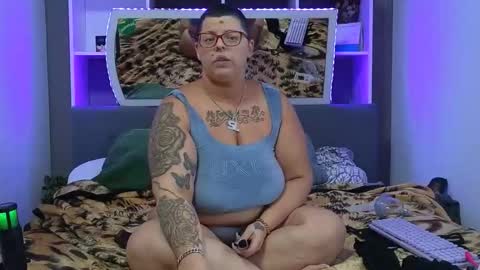 Snapshot of lexi2810 chatting on 10/14/25, 06:03 Lexi und Lex online show from 10/14/25, 06:03