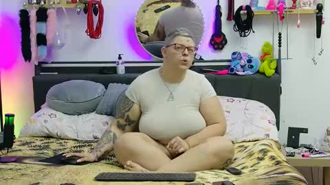 Snapshot of lexi2810 chatting on 12/02/25, 07:03 Lexi und Lex online show from 12/02/25, 07:03