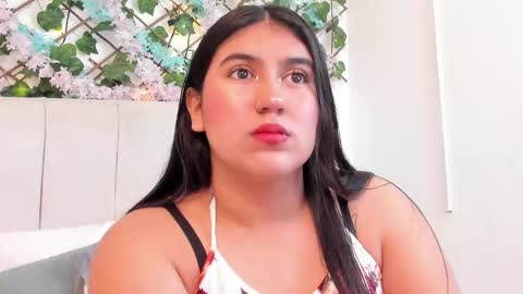 Snapshot of lexi_bloom chatting on 12/19/25, 10:44 Gabrielle online show from 12/19/25, 10:44
