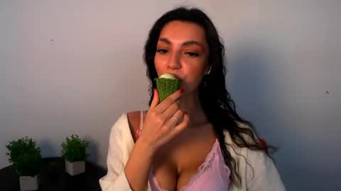 Alexia online show from 05/27/26, 09:39
