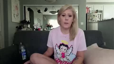 Snapshot of lexi_shocker chatting on 11/02/25, 05:48 Lexi online show from 11/02/25, 05:48