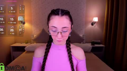 Snapshot of lexi_split chatting on 05/10/26, 01:55 Lexi GTM2 MonWedThurSatSun 1000am-400pm online show from 05/10/26, 01:55
