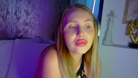 LEXXY online show from 11/11/25, 05:40