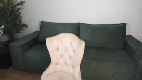 Vicki online show from 12/07/24, 01:40