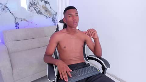 Snapshot of lexianddeker chatting on 09/25/25, 04:32 Lexi Derek online show from 09/25/25, 04:32