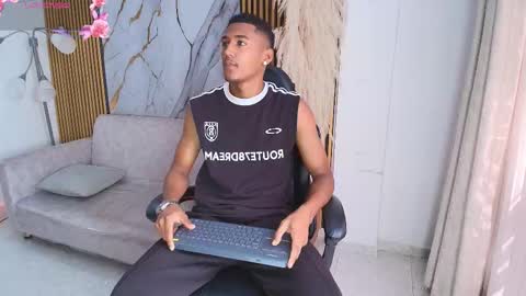 Snapshot of lexianddeker chatting on 12/01/25, 05:29 Lexi Derek online show from 12/01/25, 05:29