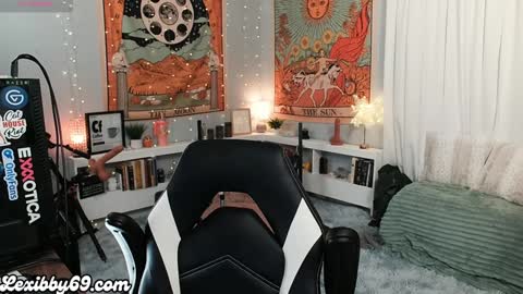 Lexi Smith online show from 12/06/24, 11:33