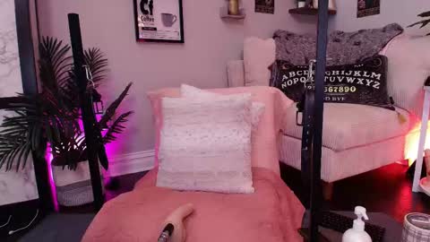 Lexi Smith online show from 10/05/25, 02:26