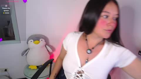 Lexie Thompson   8pm  0000am -5 online show from 05/27/26, 01:35