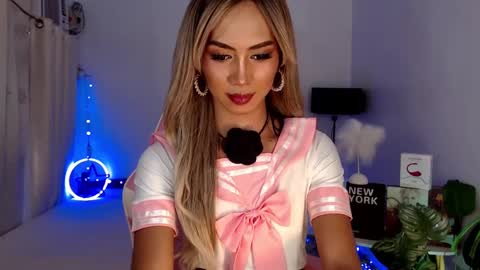Snapshot of lexie_loveee chatting on 02/21/25, 01:55 lexie_loveee online show from 02/21/25, 01:55