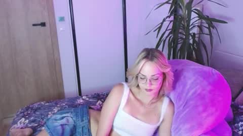 Lexie online show from 09/10/25, 06:46