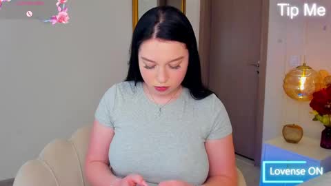 Snapshot of lexiepat chatting on 04/17/26, 12:19 Alex online show from 04/17/26, 12:19