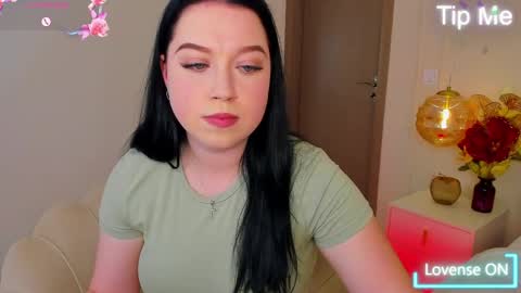 Snapshot of lexiepat chatting on 05/05/26, 12:13 Alex online show from 05/05/26, 12:13
