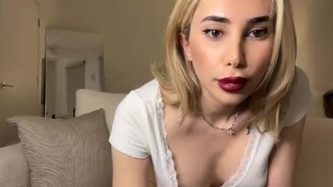 Snapshot of lexii_23 chatting on 10/17/25, 06:16 Sexy Lexi online show from 10/17/25, 06:16