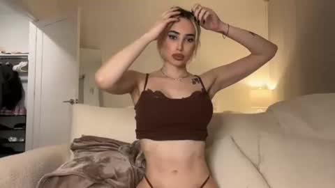 Snapshot of lexii_23 chatting on 10/23/25, 06:13 Sexy Lexi online show from 10/23/25, 06:13